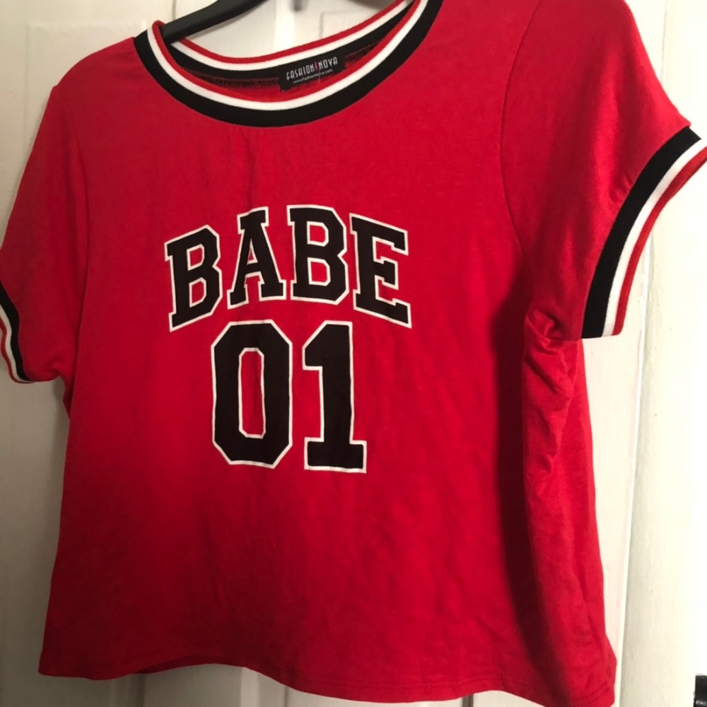 RED BABE Crop Top